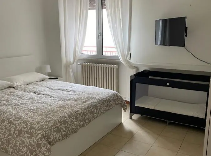 Appartamento Viale Pascoli Due *