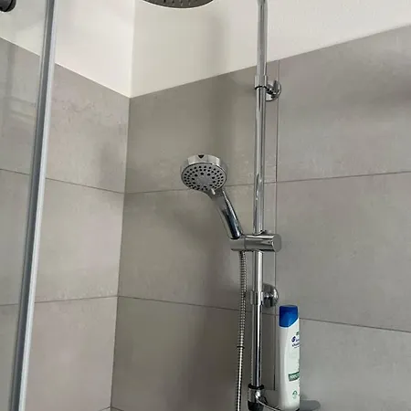 Viale Pascoli Due Lägenhet *